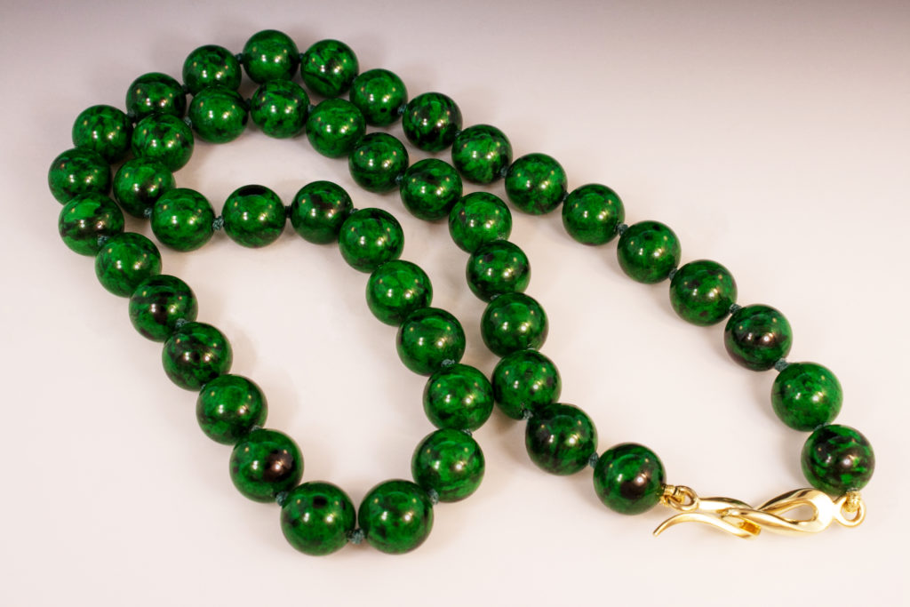 Chinese Maw Sit Sit Jade necklace 108 beads approx 12 mm beads 
