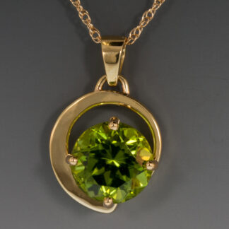 Peridot Pendant in 18KY Gold