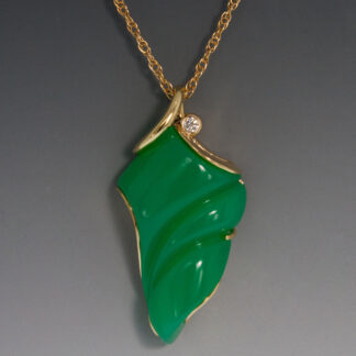 18KY Carved Chrysoprase Pendant w/Diamond