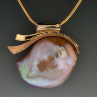 14/18K Pendant, Large Pink Baroque Freshwater Pearl