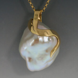 Freshwater Pearl and 14KY Pendant