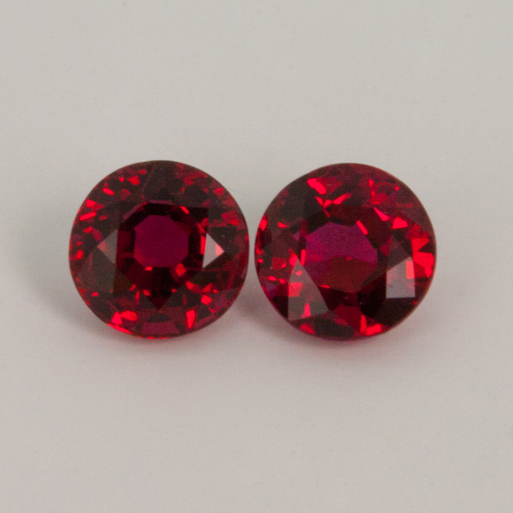 Burmese Ruby Pair, (H) 0.76 Carat, 3.9 mm, Vivid Red -