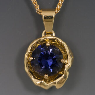 18K Yellow Gold Pendant w/2.15 Carat Iolite, 8.9mm