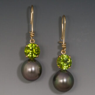 18KY Earrings w/Black Tahitian Pearls & Round Peridots