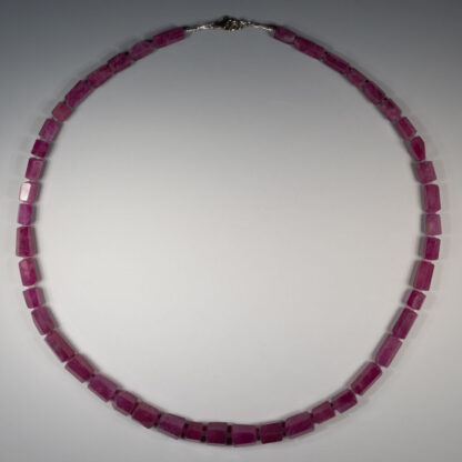 Necklace, Ruby crystal beads, natural, graduated, 3.3080 ctw, 21"