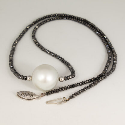 Diamond and Pearl Necklace with 14KW - Image 3