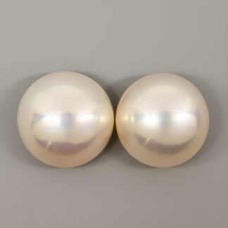 Pair Mabe Pearls 16mm