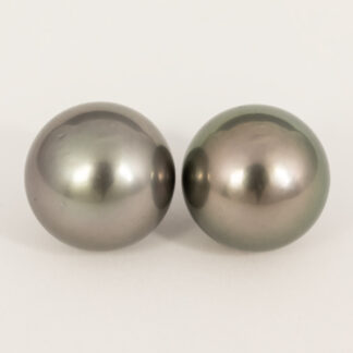 Pair of Tahitian rounds 11.5mm