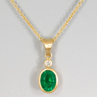 Pendant Emerald Oval 7.8x5.8mm 1.18ct w/Dia.04ct 18KY