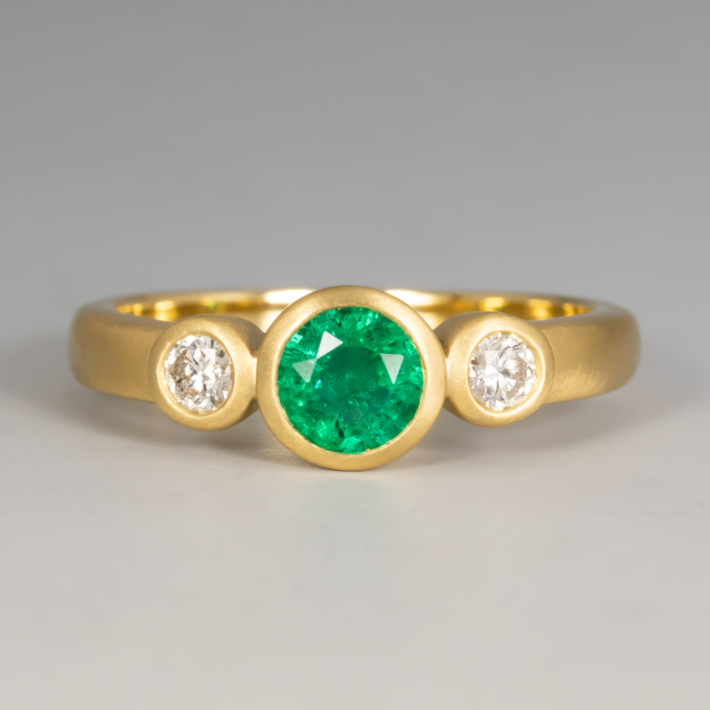 Emerald Ring with Diamonds 18KY