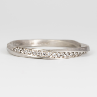 Eclipse Diamond Band in 18KW