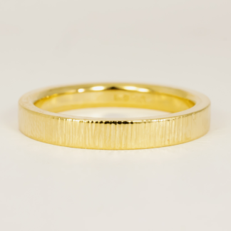 18KY Hammered Wedding Band size 6